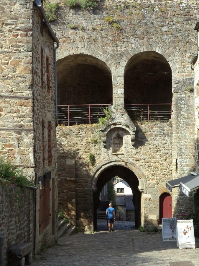 Maison Du Petit Fort Dinan Exterior foto